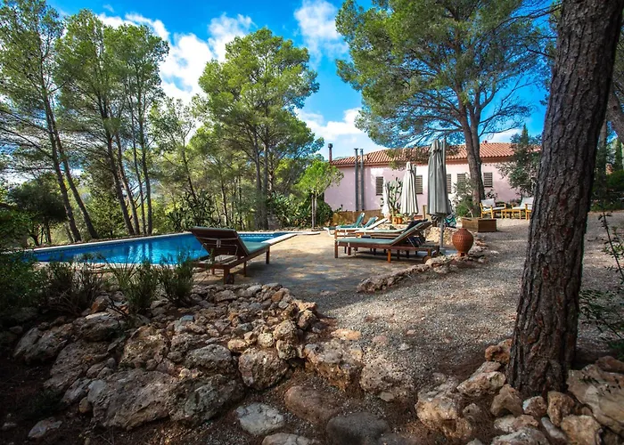 Aldeamia, Forest, Mountain View, Beach At 8 Min