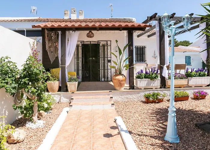 Agustina - Casa adosada en Riumar con jardín, barbacoa y cerca del mar - Deltavacaciones