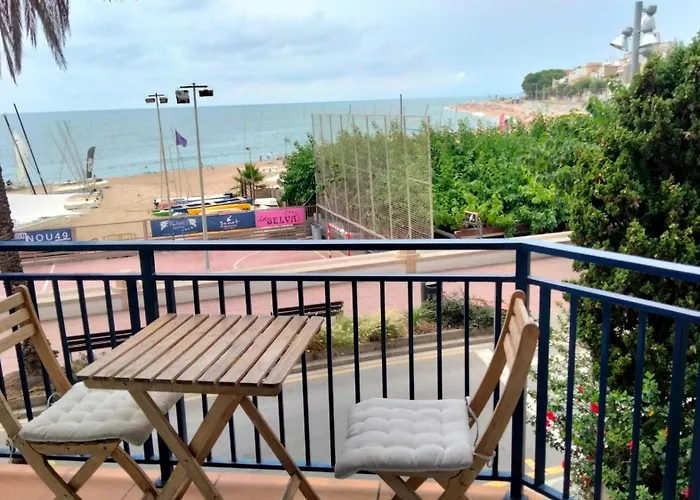 Beachfront Apartment With Sea Views & Private Parking