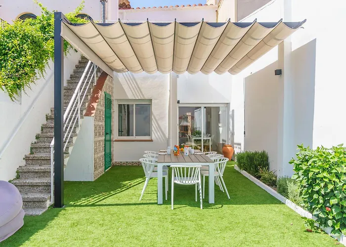 Casa Premia by 3VILLAS