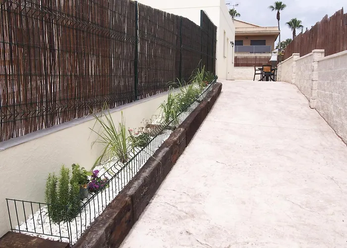 Casa en l'Ampolla, patio y bbq, cerca de la playa, Pet Friendly
