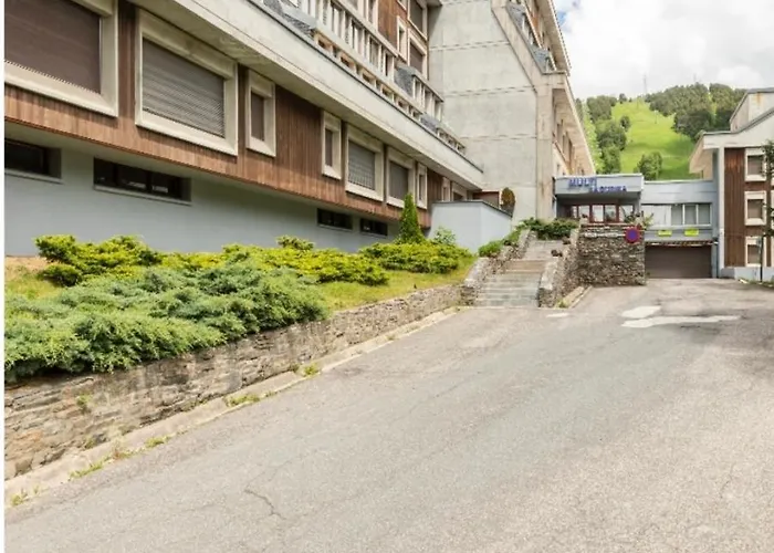 Chic Humaralet, Pie De Pistas, Free Parking