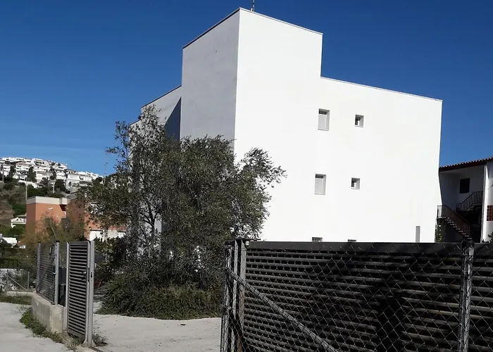 2-Bedroom Brand New Apartment Steps From The Beach