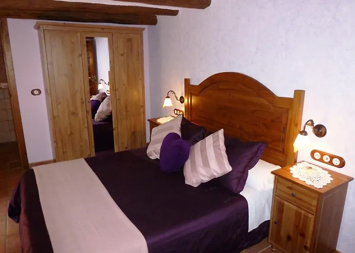 El Molí de Pontons suites con jacuzzi spa