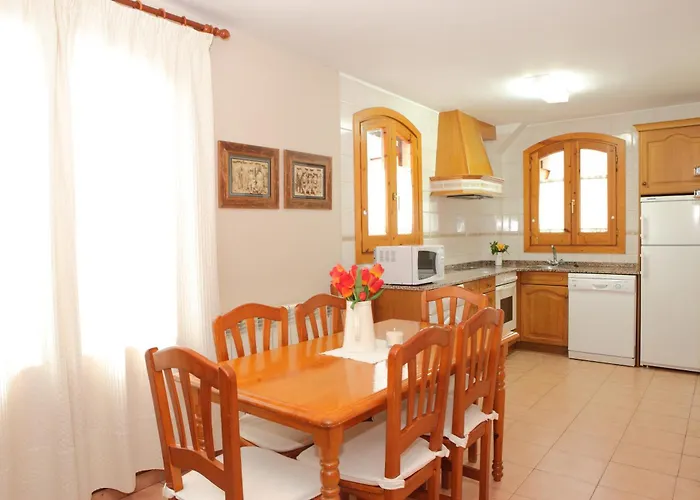 Apartamentos Albá Casa Alquesera
