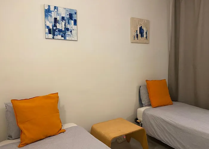 Beautiful Apartment 5 Minutes Walk To The Beach