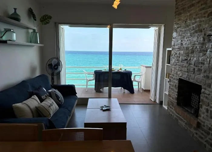 Increible Balcon Al Mediterraneo, Acceso A Playa