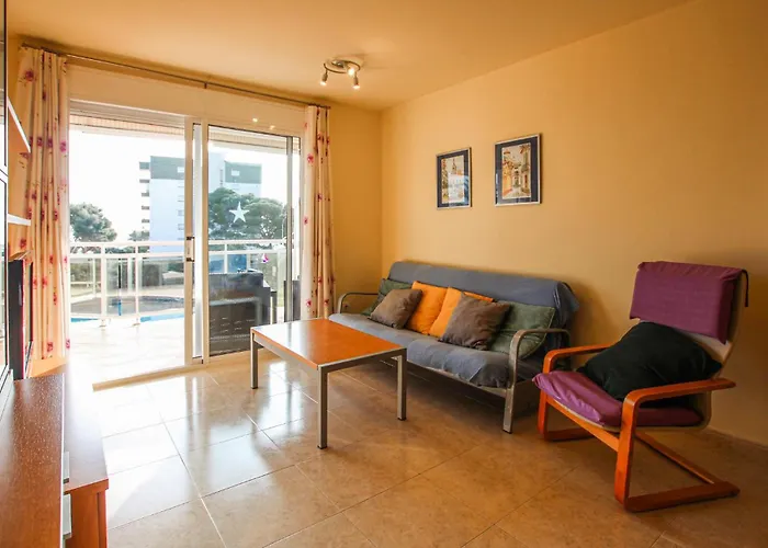 Lovely Apartment In Mont-Roig Del Camp With Wifi