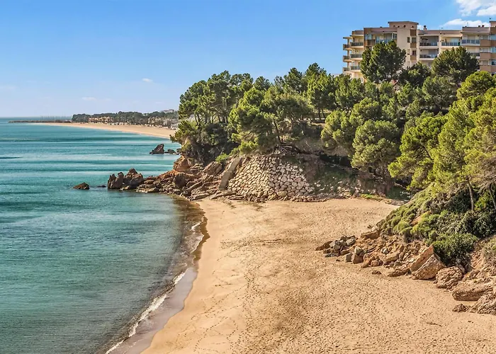Lovely Apartment In Mont-Roig Del Camp With Wifi
