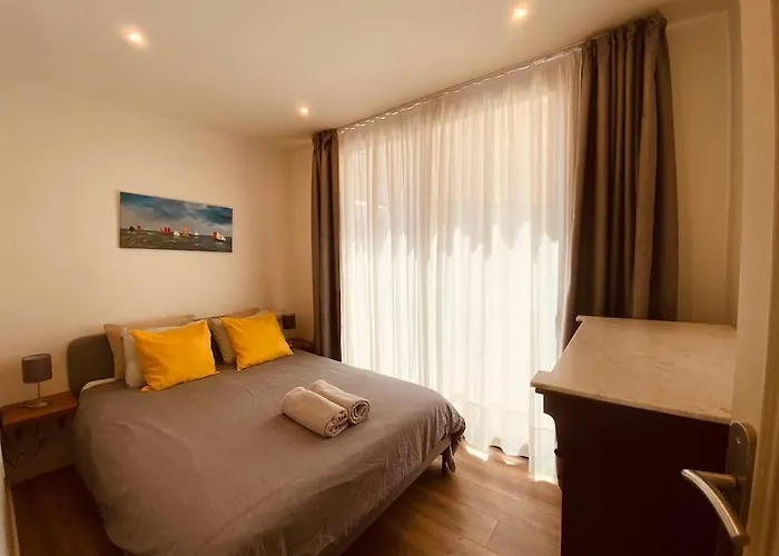 Bright Airy Family Style 7 Min Walk To Beach