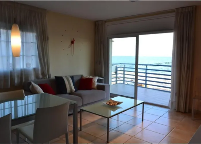 Vue Exceptionnelle Sur La Mer Et Tout Confort A Sant Salvador