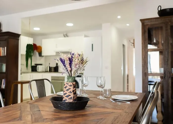 Seahomes Vacations - Centric Apt 100M Beach And Pkg