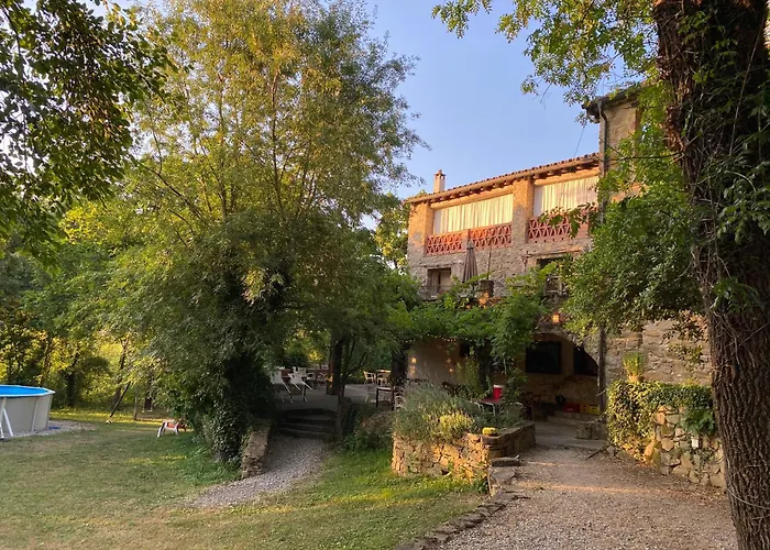 Can Banal - Camping Y Masia Rural