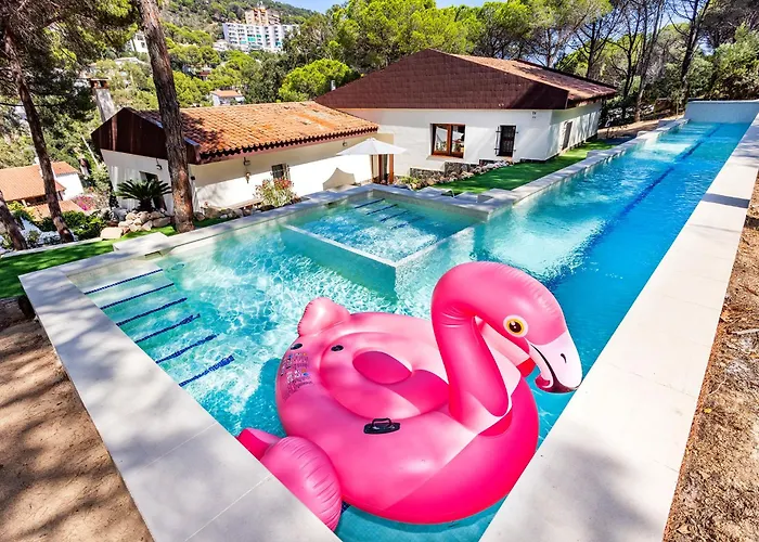 Luxury Private Villa - 25M Pool - Gym - 2 Min To Beach