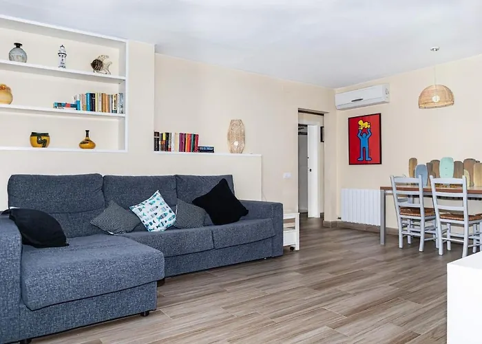 Apartmento con piscina y pista de tennis