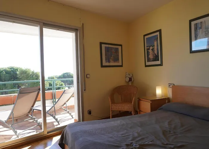 Appartement Avec Terrasse Et Piscine, Acces Plage