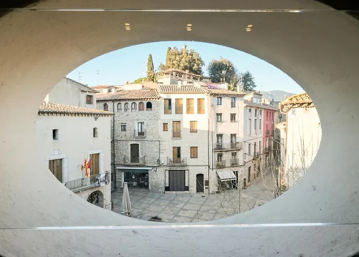 Besalú 3 modern apt w terrace y great views ac