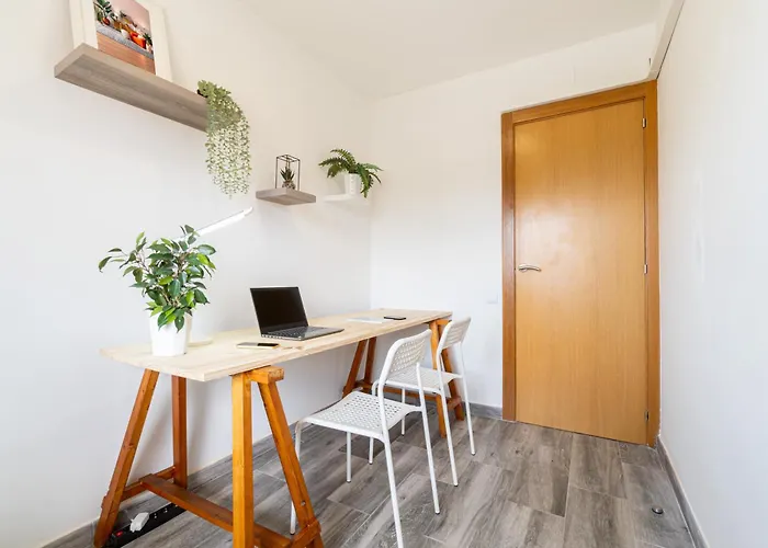 Penthouse - Sea Views & 5Min To Beach - Fast Wifi - Ac