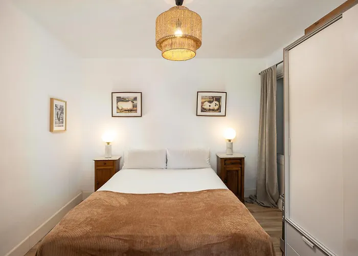 Vintage 3 Bdr Apartment