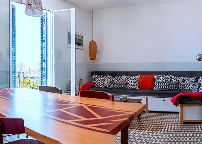 Entire Flat First Beach line - Sea Views - Vilanova i Geltru