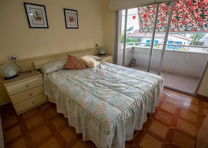Creixell Apartment With 3 Rooms