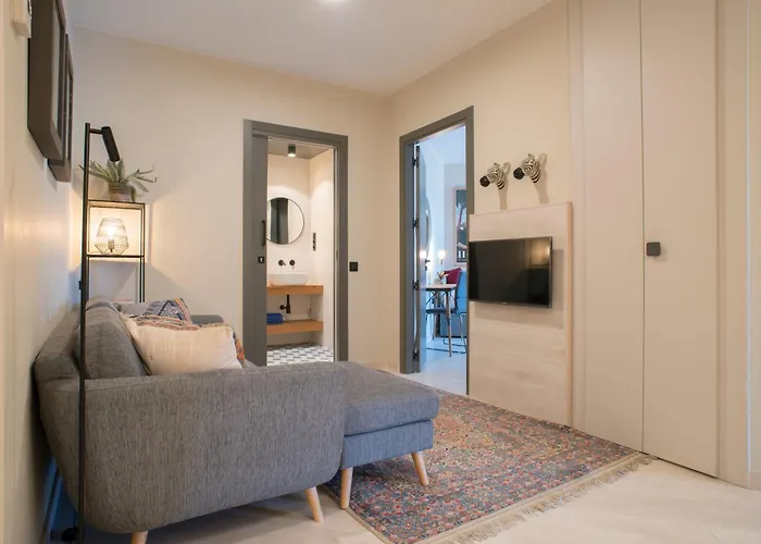Apartaments Turístics Cardona, MAGI