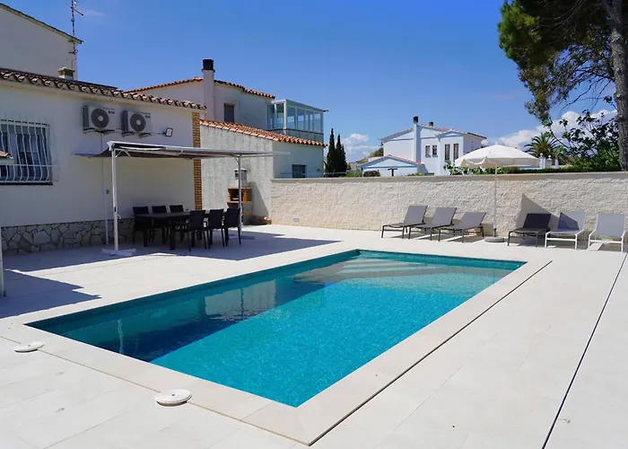 Comfortable House With A Pool Very Close To The Beach, Amfora Cugat Sant Pere Pescador