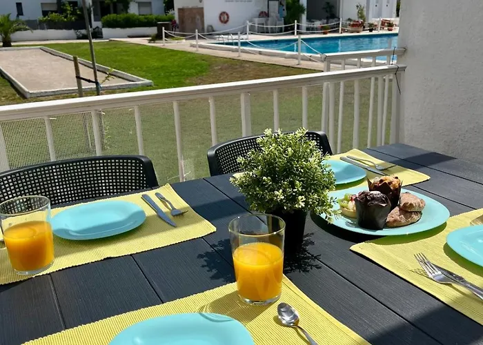 Apartment With A Pool Near The Beach