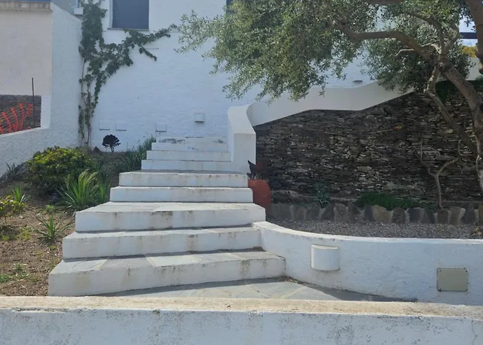 Acogedora casa en primera línea de mar Cadaqués