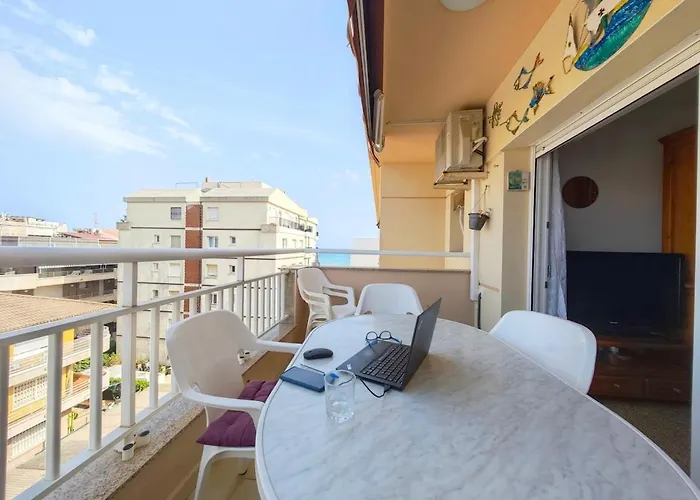 Ideal For Families And Nomads, 3' Beach, Terrace And Wifi
