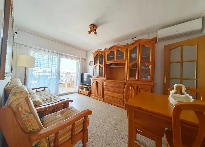 Ideal For Families And Nomads, 3' Beach, Terrace And Wifi