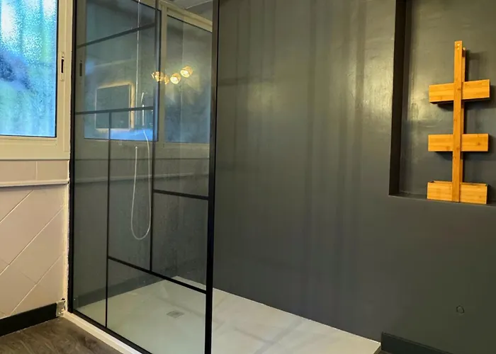 Apartamento independiente con piscina