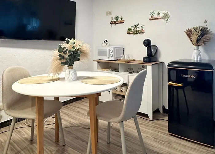 Apartamento independiente con piscina