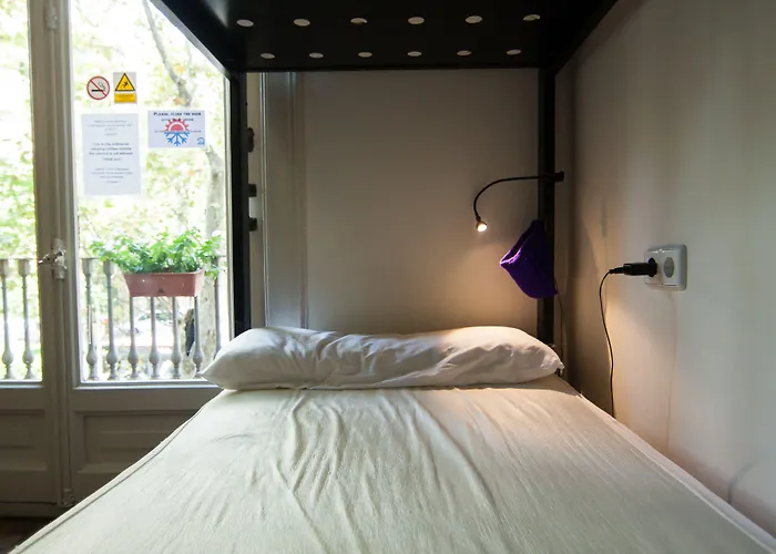360 Hostel Borne