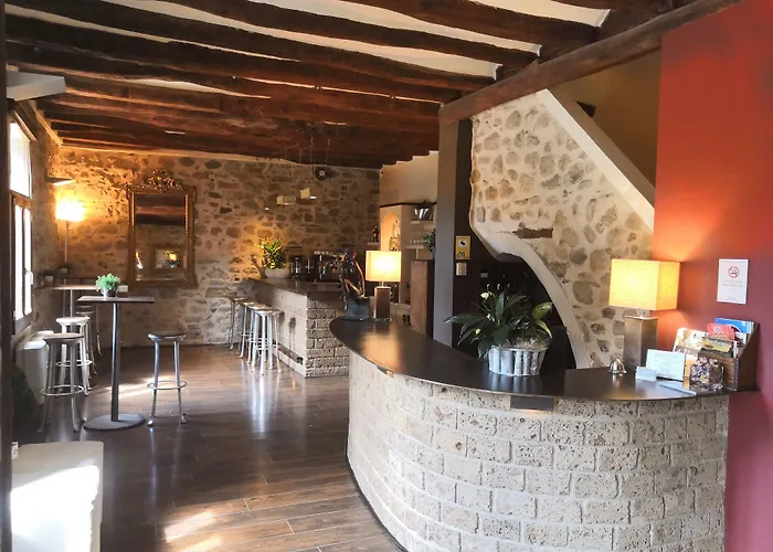 Moli Blanc Hotel