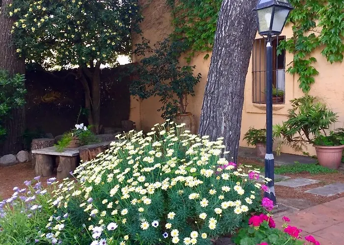 Casa de pueblo con jardín