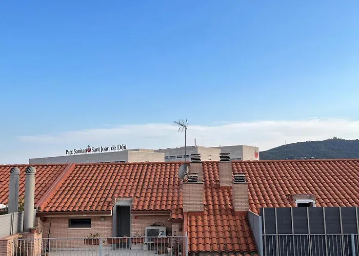 Sunny & Remodeled Apartment