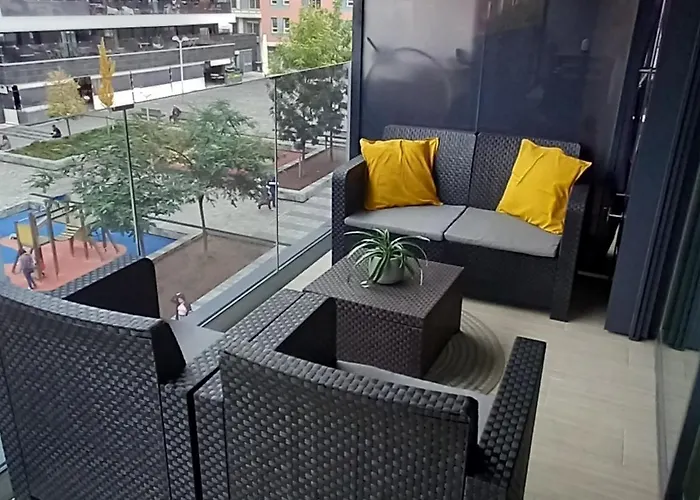 Rooftop Pool Apartment Near The Beach