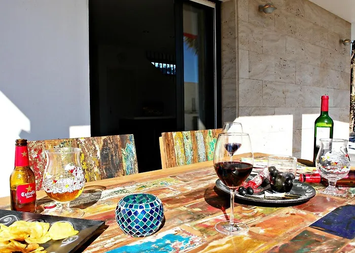 Maison moderne avec piscine, clim, wifi et parking à Sant Pere Pescador