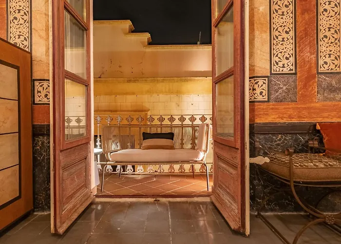 Casa Indiana En El Corazon De Begur Con Azotea