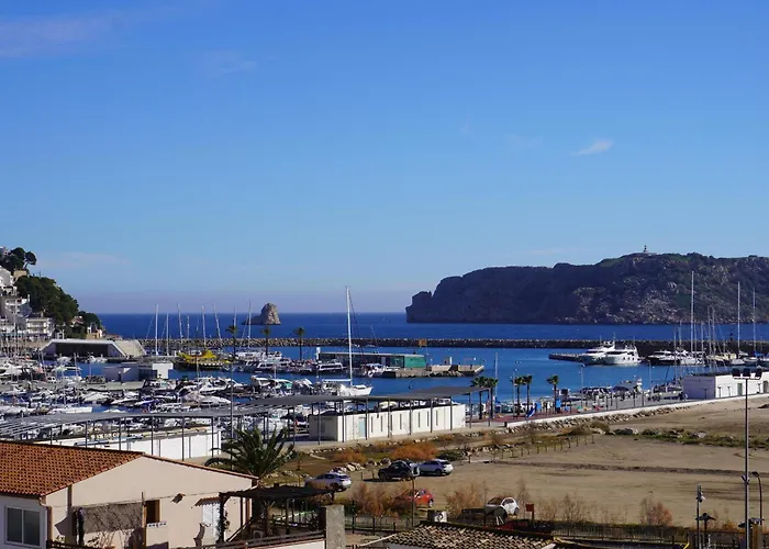 Appartement Avec Terrasse Et Piscine, Acces Plage