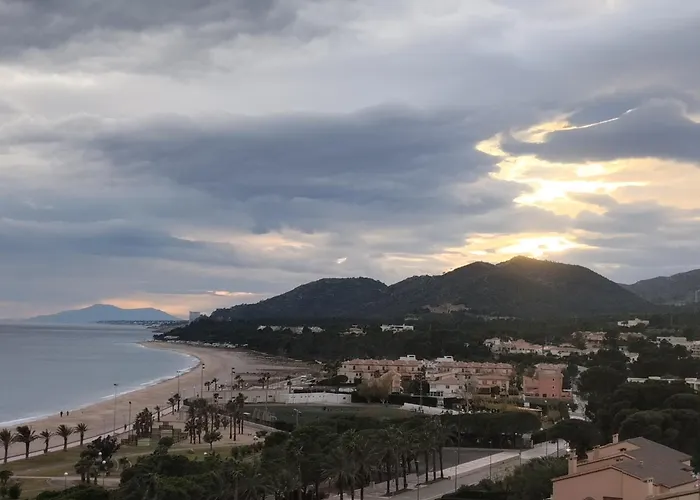 Apartamento Con Terraza, Vistas Playa Y Montana