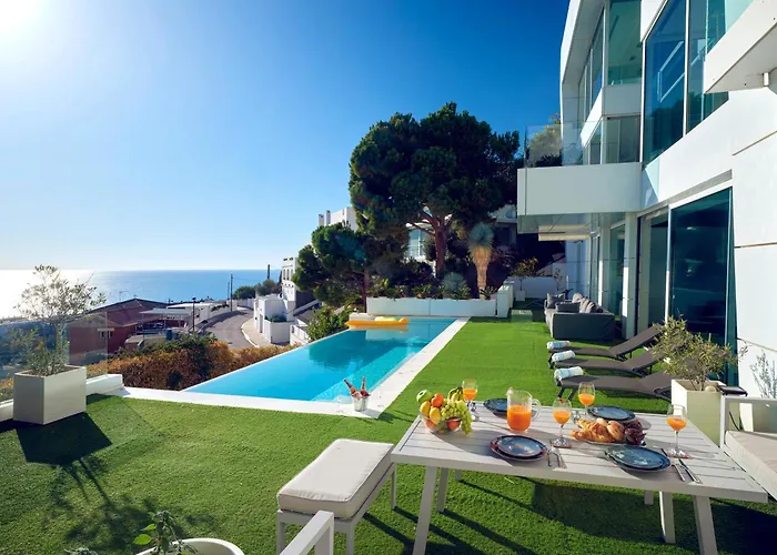 Villa In Sitges With Pool, Jacuzzi, Bbq, View, Ac, 12Pax