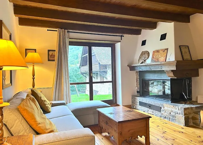 Casa Rustica Y Patio En La Vall D'Aran By Rural D'Aneu