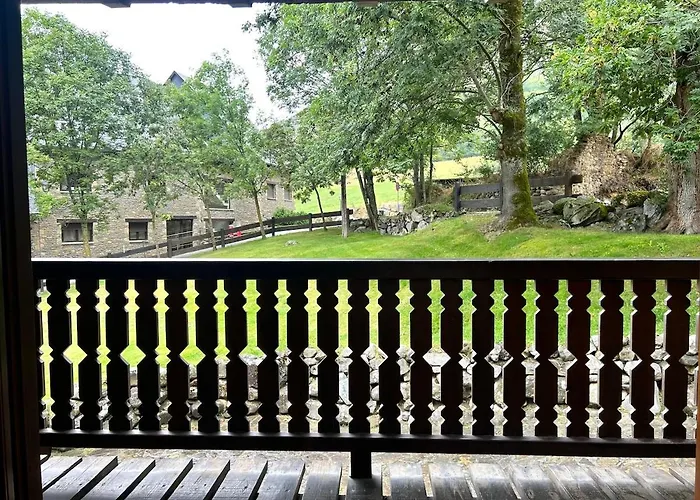 Casa Rustica Y Patio En La Vall D'Aran By Rural D'Aneu