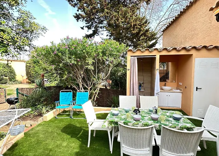 Casa Con Jardin A 35 Metros De La Playa. Br.