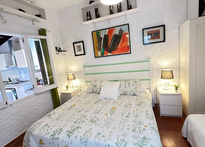 Casa Con Jardin A 35 Metros De La Playa. Br.