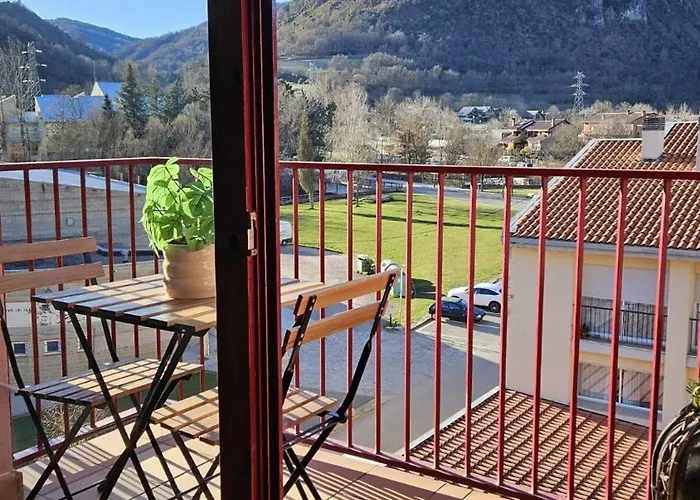 CAMBRA APARTAMENT, Dúplex acogedor en el coraón de El Pont de Suert