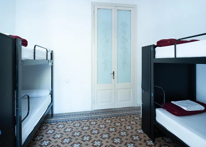 360 Hostel Borne
