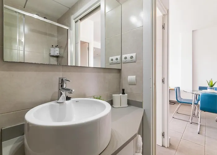 Cosy Well Situed Apartment With Sea View